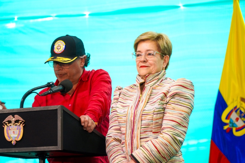 Imagen de apoyo de  Presidente decreto salario minimo para 2025 quedo en 1623500 incluido auxilio de transporte