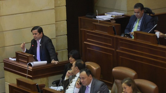Imagen de apoyo de  Acto legislativo para la paz fue aprobado en su ultimo debate con amplias mayorias