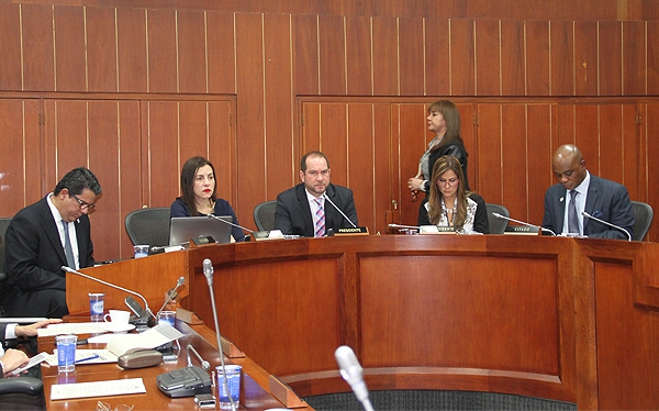 Imagen de apoyo de  Los bajos presupuestos afectan ministerios de Minas y Medio Ambiente evidenciaron en Comision Quinta