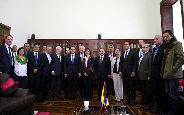 Imagen de apoyo de  Parlamentarios franceses reafirman su apoyo al proceso de paz en Colombia