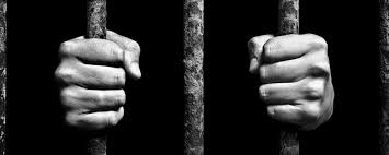 Imagen de apoyo de  La sociedad debe colaborar ayudando a reinsertar a las personas que han cumplido su pena Ministro de Justicia