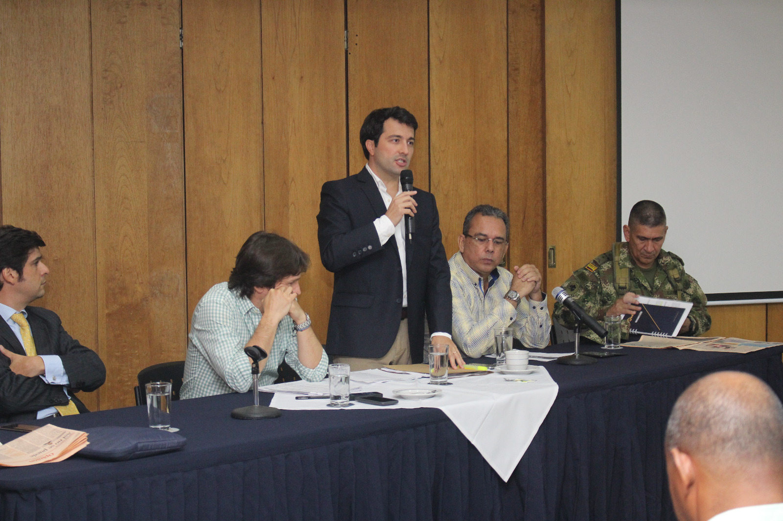 Imagen de apoyo de  Mintransporte se reune con gremios de diferentes regiones