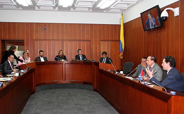 Imagen de apoyo de  Rubro para salud educacion y victimas requieren en Comision de Ordenamiento Territorial