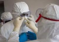 Imagen de apoyo de  Los supervivientes ayudan a capacitar a los trabajadores sanitarios para atender a pacientes de la enfermedad por el virus del Ebola