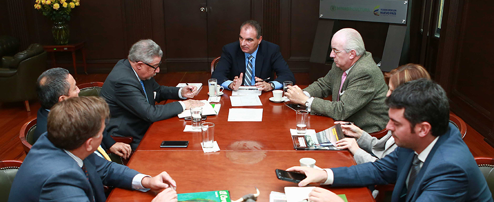 Imagen de apoyo de  MinAgricultura inicia concertacion con gremios e industriales para implementar mega plan de sustitucion de importaciones