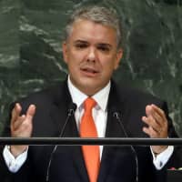 Imagen de apoyo de Basta ya de muertes basta ya de secuestros y de atentados contra el medio ambiente Colombia le dice al Eln basta