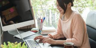 Imagen de apoyo de  Avanza iniciativa que regula el trabajo en casa