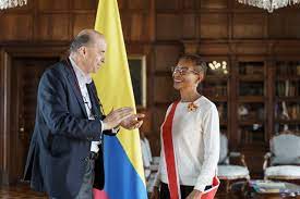 Imagen de apoyo de  Es condecorada con la Orden Nacional del Merito a la investigadora y academica feminista Mara Viveros Vigoya