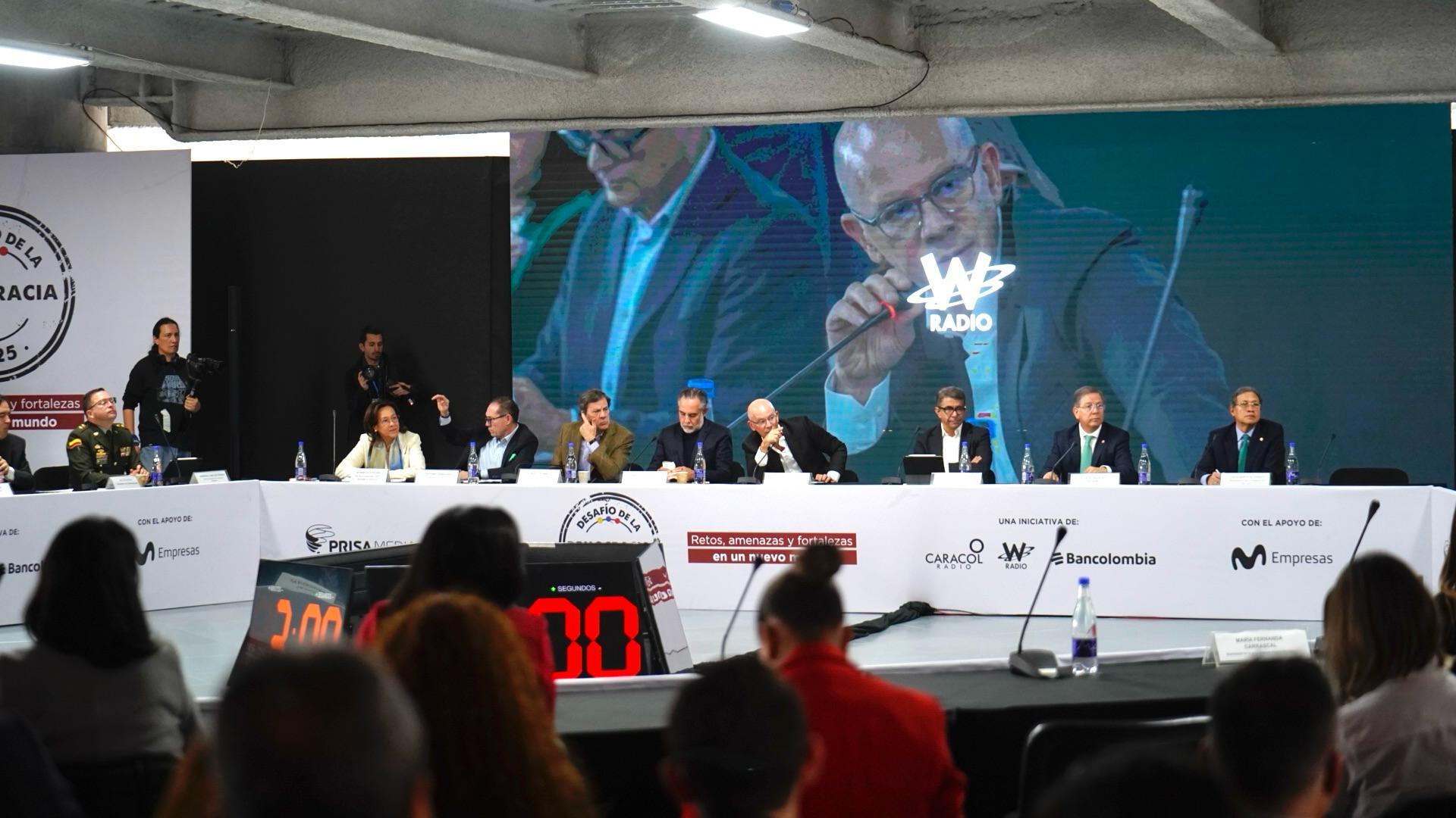 Imagen de apoyo de  La consulta popular es una oportunidad para renovar el pacto democratico y reconstruir la confianza ciudadana en las instituciones Ministro del Trabajo