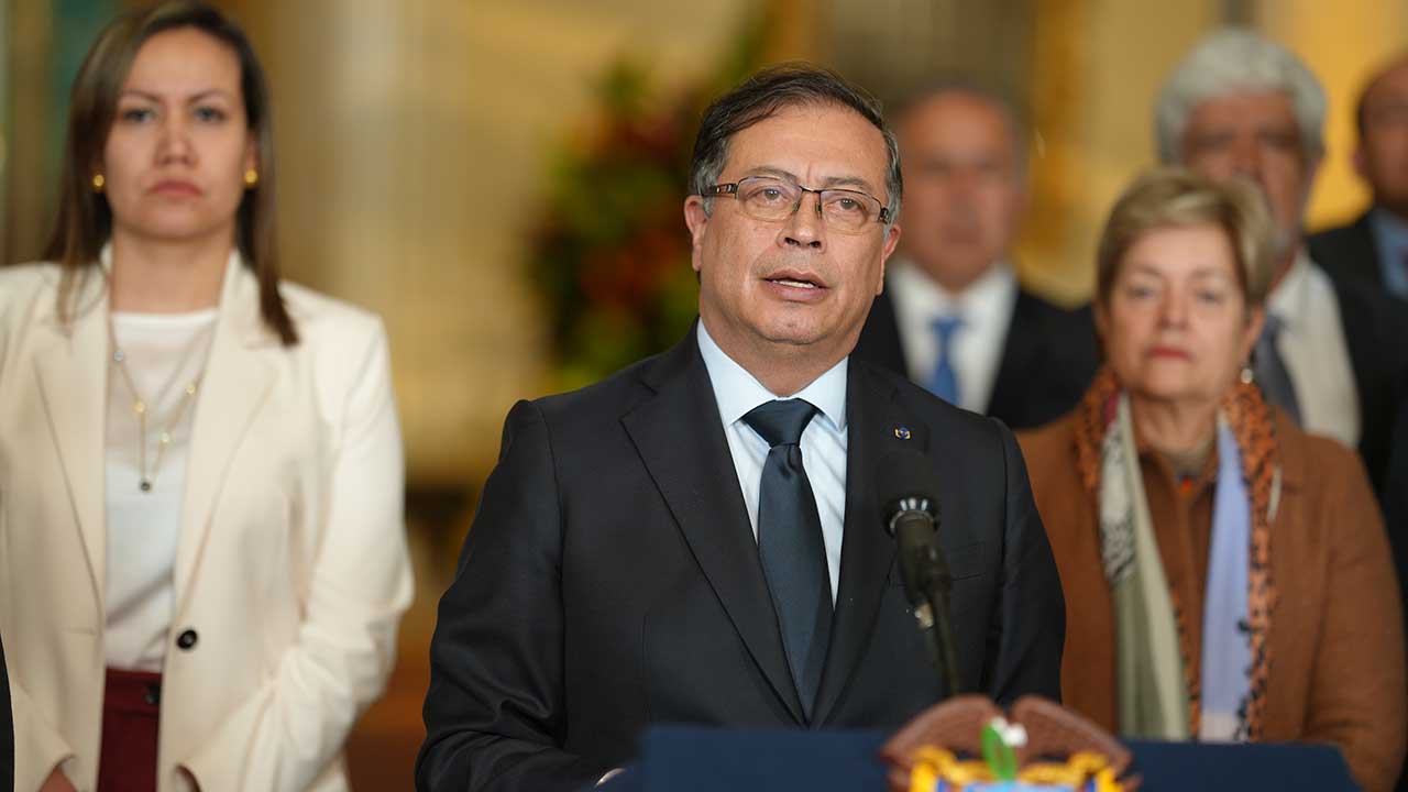 Imagen de apoyo de Presidente Gustavo Petro designa nuevos ministros de Educacion Cultura y Deporte
