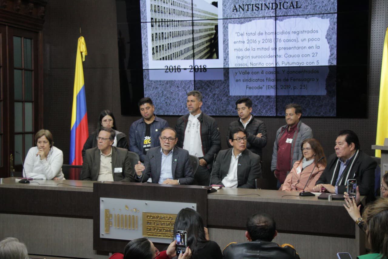 Imagen de apoyo de  MinTrabajo radico proyecto para reparar a las victimas de la masacre de las bananeras