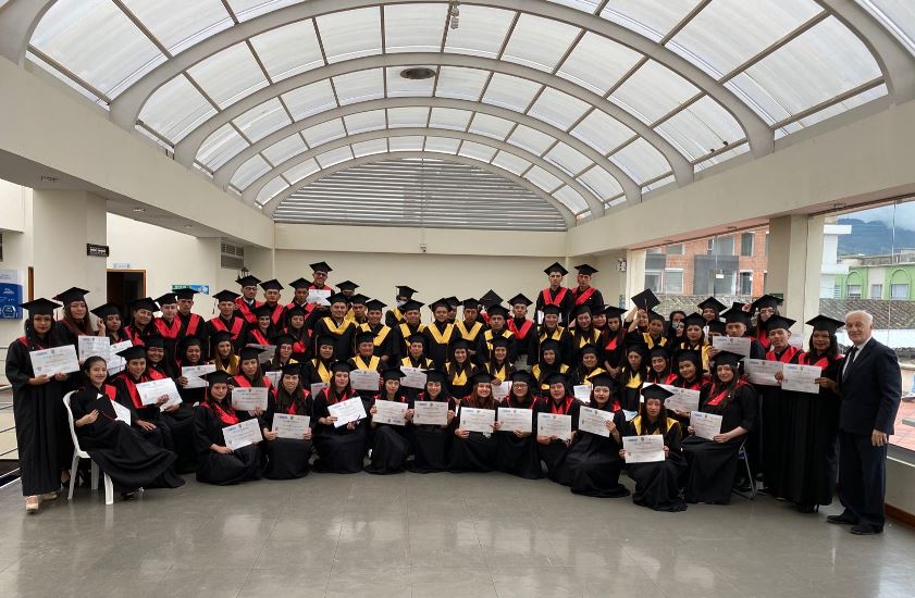 Imagen de apoyo de  Mas de mil jovenes certificados como tecnicos laborales a traves del programa TransFormate