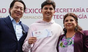 Imagen de apoyo de  Fueron entregadas 20 mil becas de transporte a universitarios