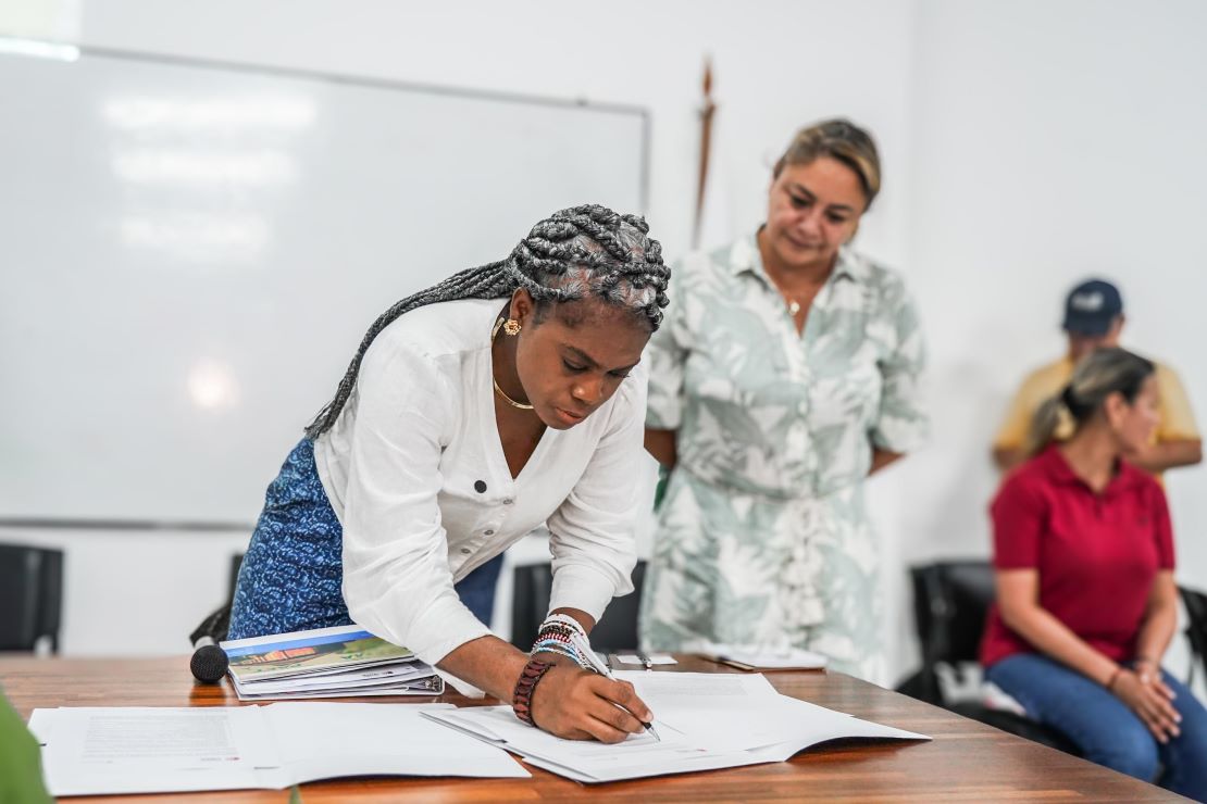 Imagen de apoyo de Mineducacion Gobernacion y Universidad Nacional firman memorando de entendimiento para el fortalecimiento de la educacion superior en el Amazonas