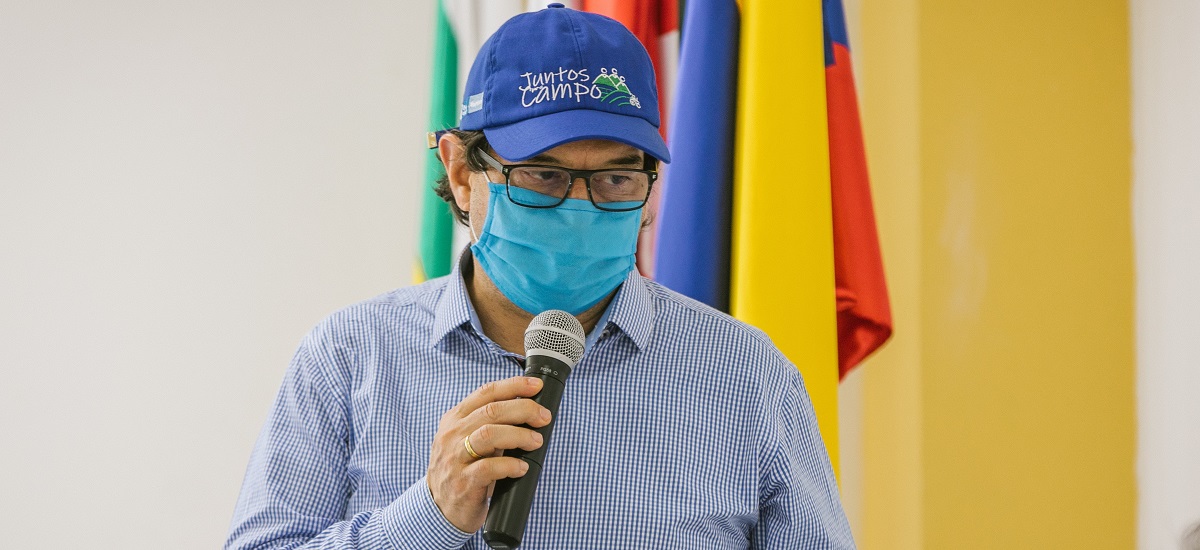 Imagen de apoyo de  Campesino virtual para apoyar venta de productos del campo de manera local debido a los bloqueos
