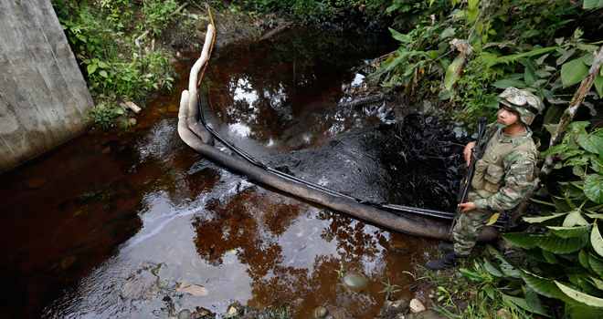 Imagen de apoyo de  Sector Petrolero reconoce tarea de Fuerza Publica en reduccion de atentados a infraestructura