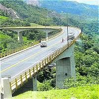 Imagen de apoyo de  Colombia terminara con mas de 1650 km en vias de doble calzada en el 2017