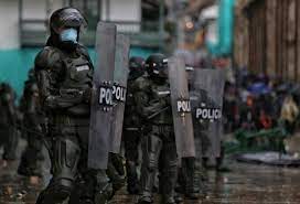 Imagen de apoyo de Se abre investigacion contra comandante del ESMAD por presunta agresion a funcionarios de la Personeria de Medellin