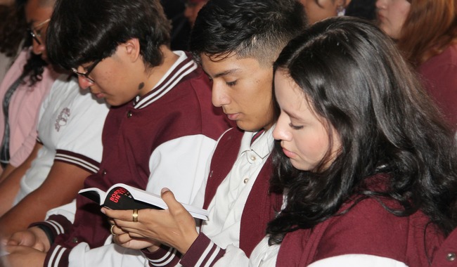 Imagen de apoyo de  SEP recibe donacion de 13 mil 560 libros que contribuyen a la conformacion de una Republica de lectores