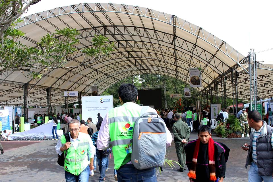 Imagen de apoyo de  Se regula un espacio de interlocucion y participacion con las Organizaciones de la Cumbre Agraria Campesina Etnica y Popular que se denominara Mesa Unica Nacional