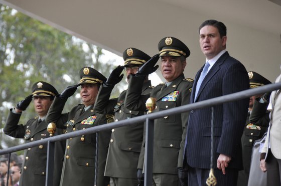 Imagen de apoyo de  La exclusion del ascenso en la carrera de la policia nacional del personal restablecido en sus funciones por vencimiento de terminos no configura una vulneracion de la igualdad