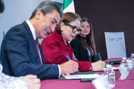 Imagen de apoyo de  Es firmado un convenio en materia de investigacion capacitacion y cooperacion entre COFEPRIS y el INSP
