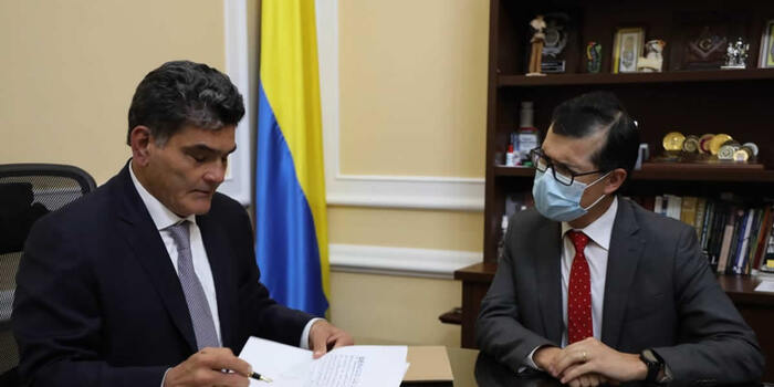Imagen de apoyo de  Ministerio de Transporte radica proyecto de ley para aprobar la adhesion de Colombia al Acuerdo de 1958 de las Naciones Unidas