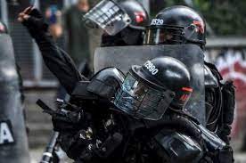 Imagen de apoyo de Es indagada la presunta responsabilidad de integrantes del ESMAD en muerte de jovenes en Suba y Usme