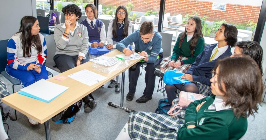 Imagen de apoyo de  Nueve colegios oficiales de Bogota podran implementar Bachillerato Internacional