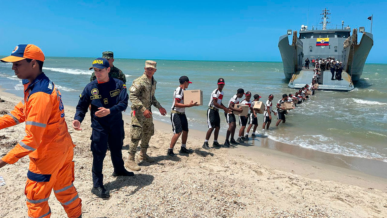 Imagen de apoyo de  Gobierno nacional termino la expedicion a la comunidad wayuu de Karasua en La Guajira con asistencia humanitaria para mil personas