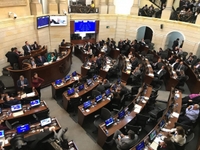 Imagen de apoyo de  33 senadores no aspiran a repetir curul