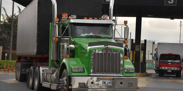 Imagen de apoyo de  Gobierno nacional levanta restriccion de carga en la via Bogota  Villavicencio  Yopal para el domingo 3 de octubre