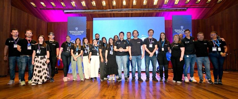 Imagen de apoyo de  Cali se conecto con la innovacion y despidio a Colombia 40 Valle del Cauca al ritmo del talento y la creatividad