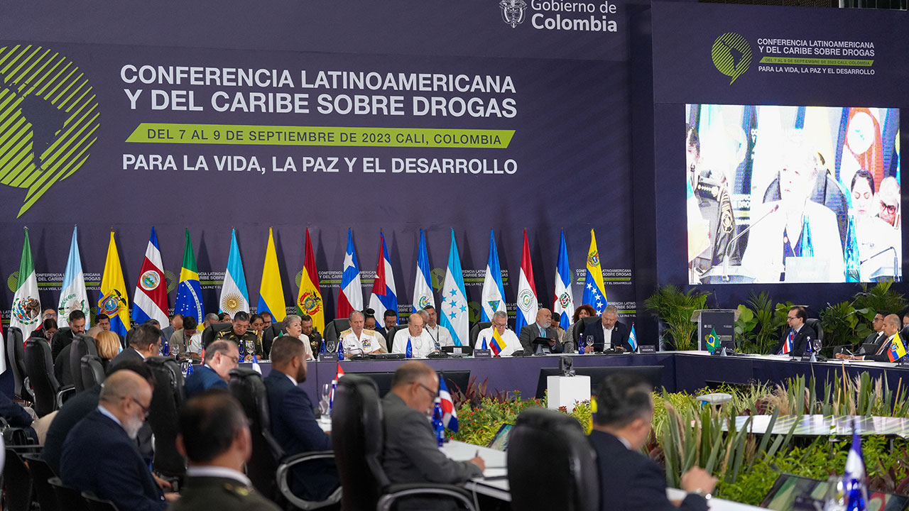 Imagen de apoyo de  Gobierno presenta al pais Politica Nacional de Drogas 2023 2033 Sembrando vida desterramos el narcotrafico