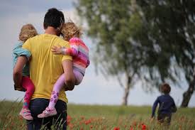 Imagen de apoyo de  A segundo debate proyecto de Ley por el cual hombres y mujeres cabeza de familia podran tener mejores garantias de acceso a servicios financieros