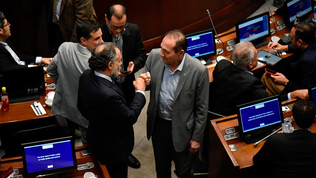 Imagen de apoyo de  Aprobada Reforma Laboral pasa a conciliacion de Senado y Camara para ser ley