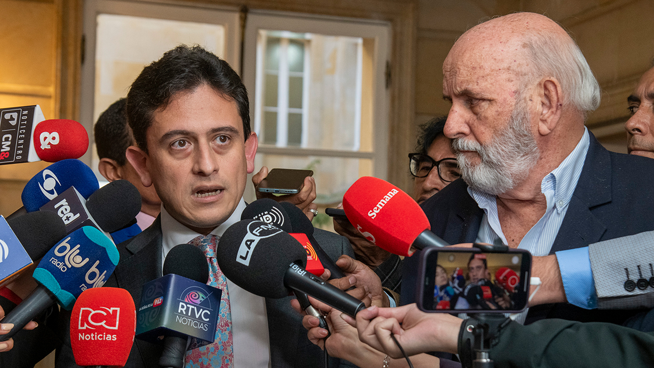 Imagen de apoyo de  Gobierno y la industria siderurgica acuerdan crear una planta de aceros planos y la produccion de acero verde