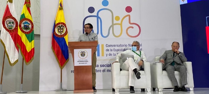 Imagen de apoyo de  El ministro de Salud se refirio a los alcances desde el sector salud y los retos que se deben trabajar de la mano de Mintrabajo