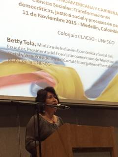 Imagen de apoyo de  UNESCO en la Conferencia General de CLACSO 2015