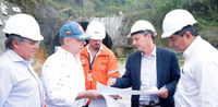 Imagen de apoyo de  Presidente Santos inspecciono el Cruce de la Cordillera Central