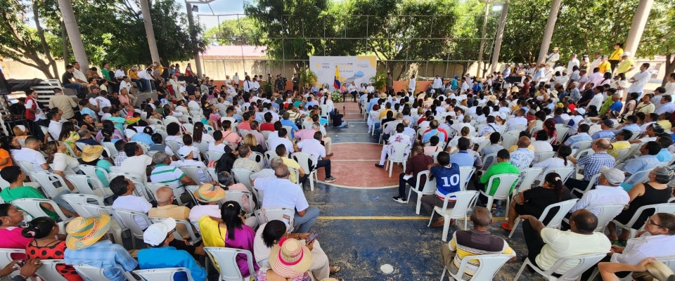 Imagen de apoyo de Gobierno firma Decreto de Comunidades de Conectividad