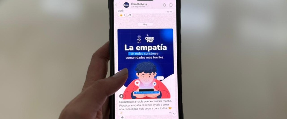Imagen de apoyo de  Cero Bullying el canal de WhatsApp del Ministerio TIC prevenir el acoso digital