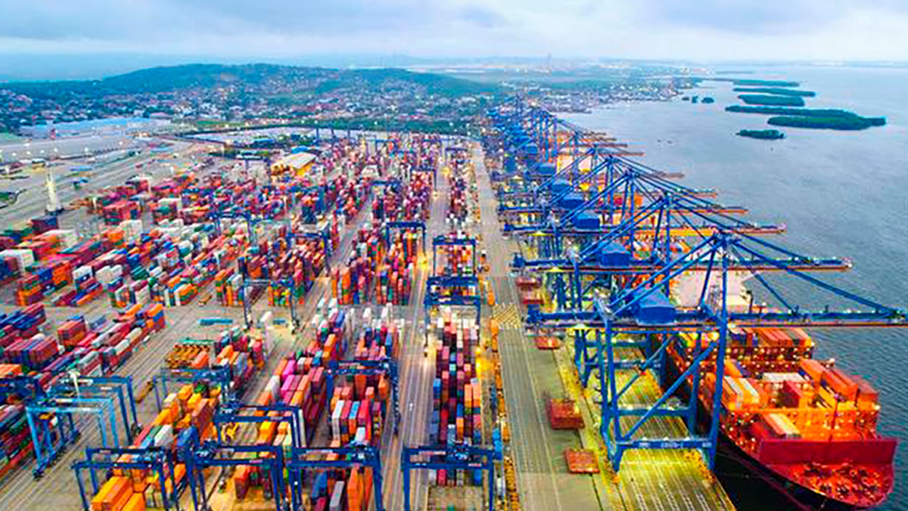 Imagen de apoyo de  Zonas portuarias de Colombia movilizaron 1351 millones de toneladas de carga entre enero y septiembre de 2024