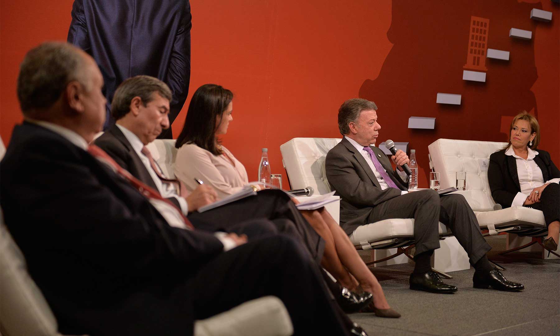 Imagen de apoyo de  Empresarios conversaron con el Presidente Santos sobre lo que pueden aportarle al pais en el posconflicto