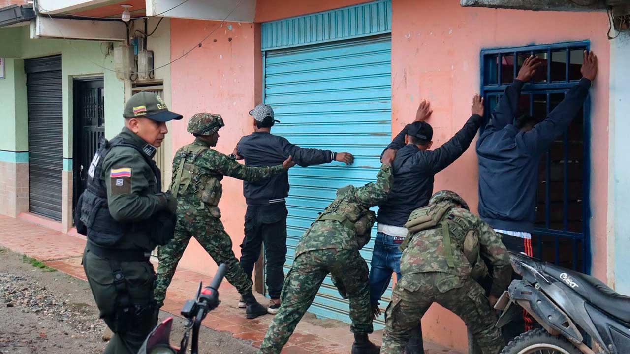 Imagen de apoyo de  Mindefensa confirma rescate de 57 militares secuestrados en el Cauca y mas de 20 capturas en flagrancia