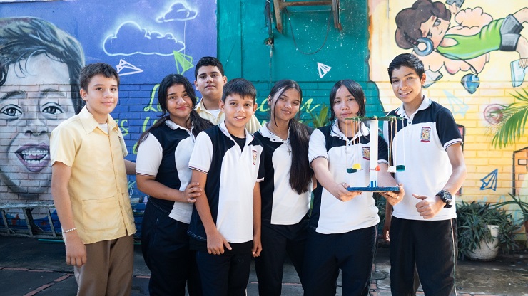 Imagen de apoyo de  13 quipos de colegios oficiales ganaron el Concurso nacional Expedicion Mentes Innovadoras