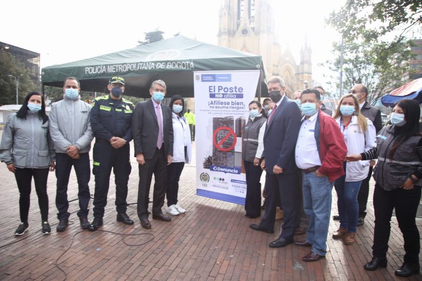 Imagen de apoyo de Ministerio del Trabajo lanza campaa afiliese bien no asuma riesgos el poste no afilia