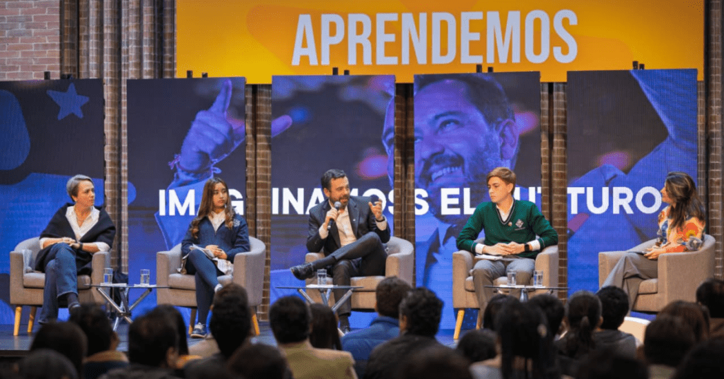 Imagen de apoyo de  Alcalde de Bogota participo en el Foro Educativo Aprendizajes para el Futuro