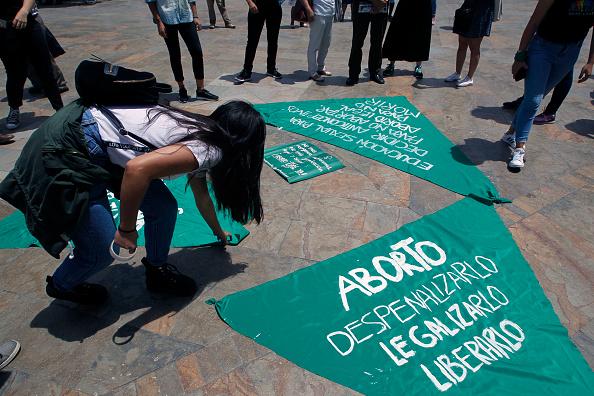 Imagen de apoyo de  Despenalizacion del aborto esta conducta solo sera punible cuando se realice despues de la vigesimo cuarta 24