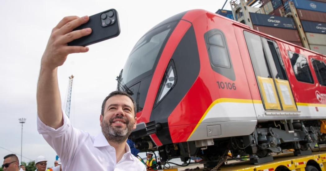 Imagen de apoyo de  Llego el primer tren del Metro de Bogota
